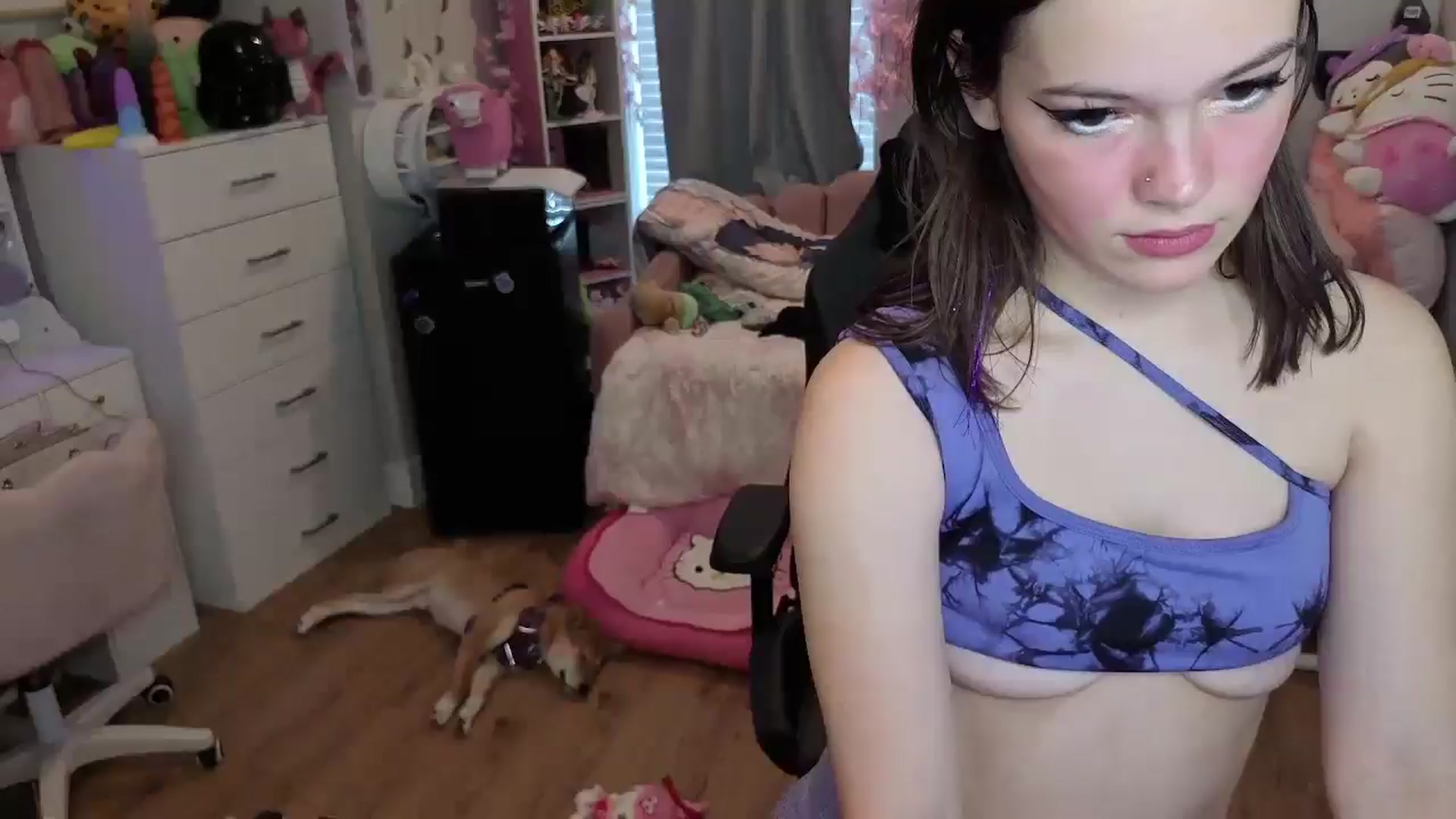 Gallery image thumbnail from Lil__Bunny's myfreecams stream on, 06/22/2025, 21:26 image 2 of 20