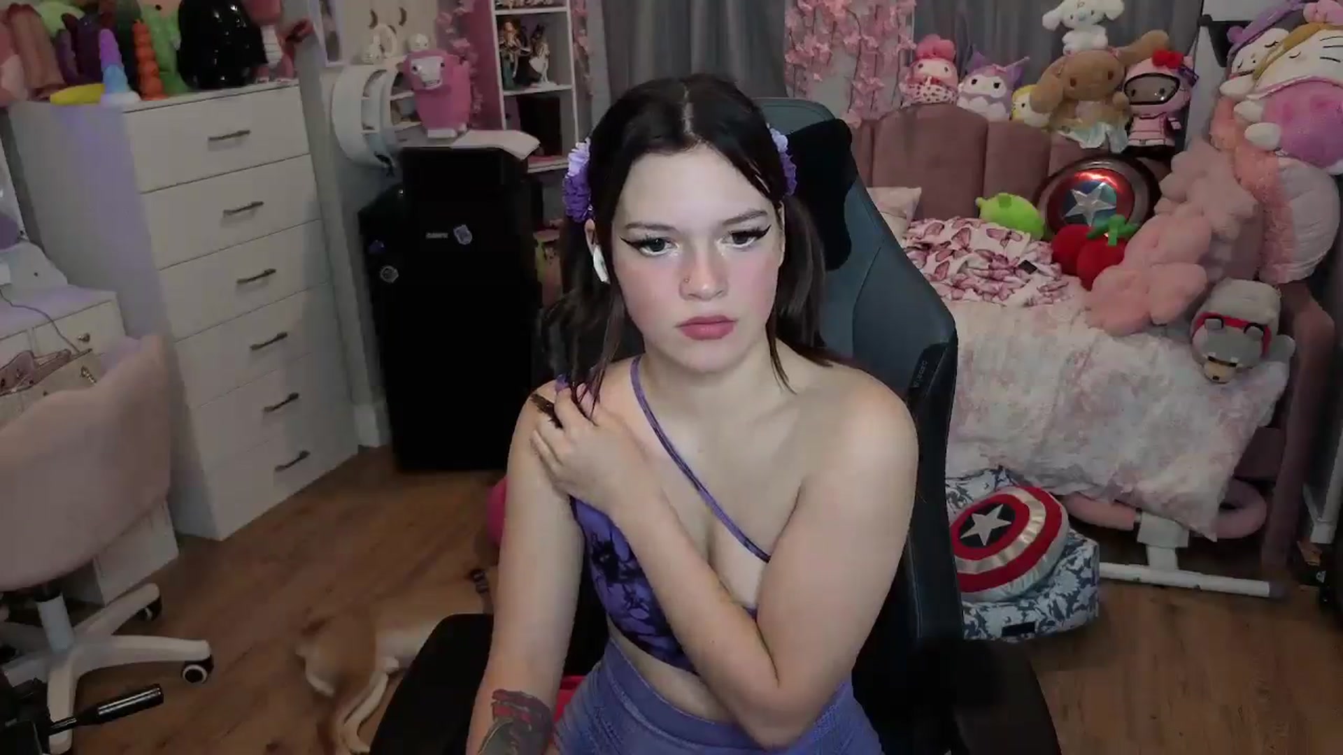 Gallery image thumbnail from Lil__Bunny's myfreecams stream on, 06/23/2025, 02:00 image 8 of 20