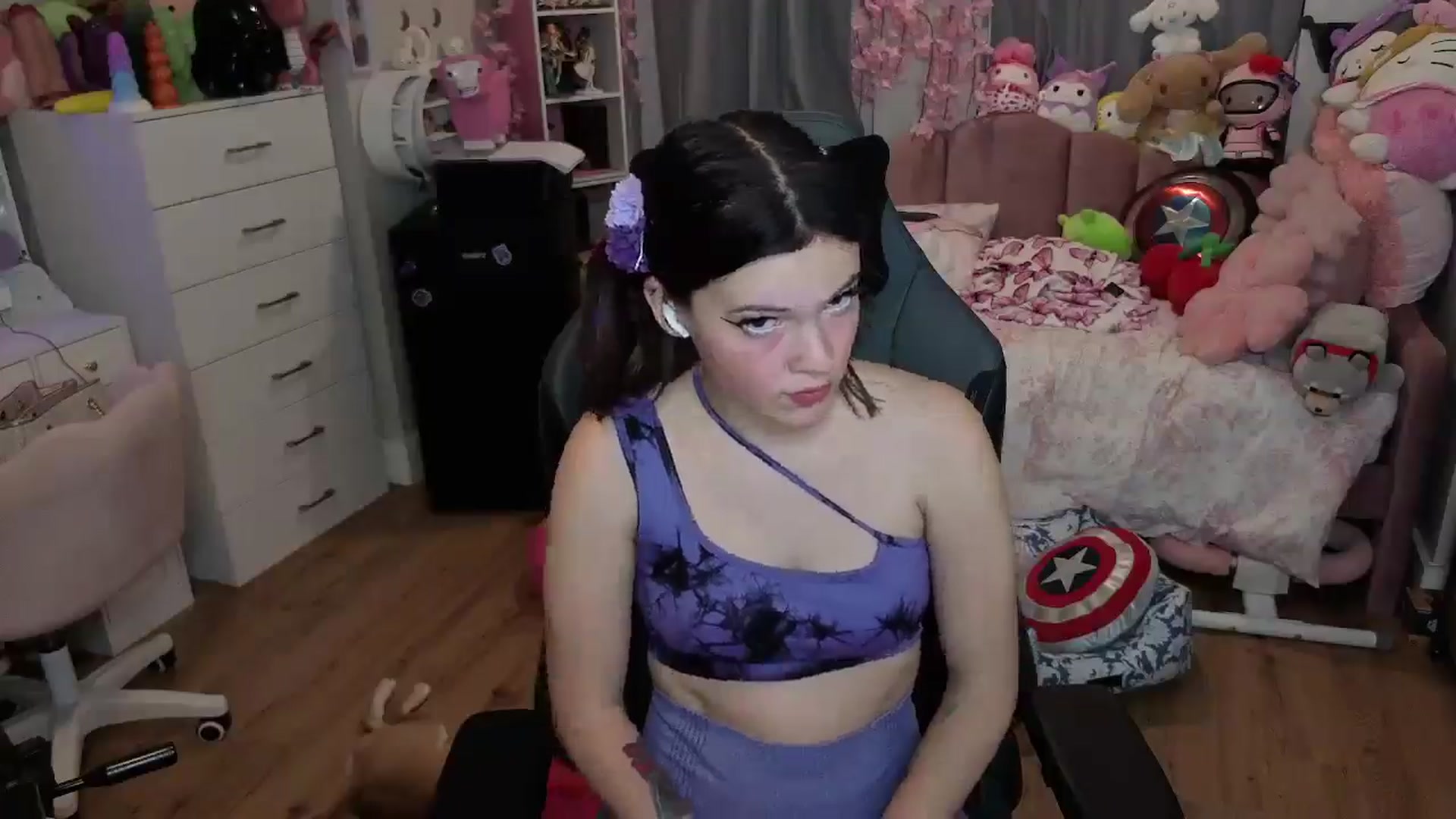 Gallery image thumbnail from Lil__Bunny's myfreecams stream on, 06/23/2025, 02:00 image 20 of 20