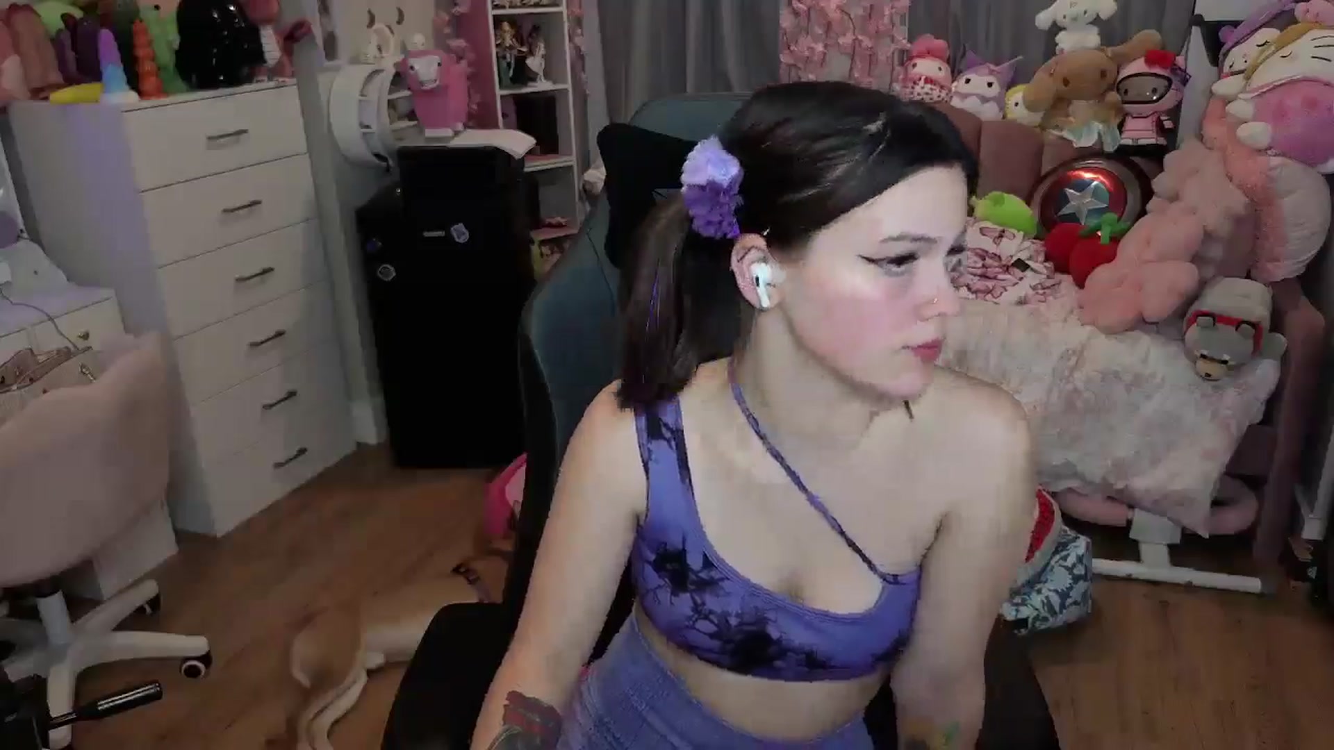 Gallery image thumbnail from Lil__Bunny's myfreecams stream on, 06/23/2025, 02:00 image 6 of 20