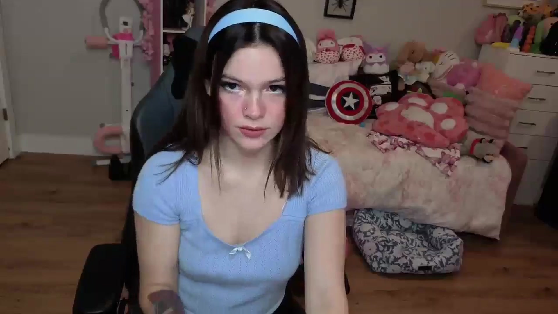 Gallery image thumbnail from Lil__Bunny's myfreecams stream on, 06/24/2025, 22:27 image 9 of 20