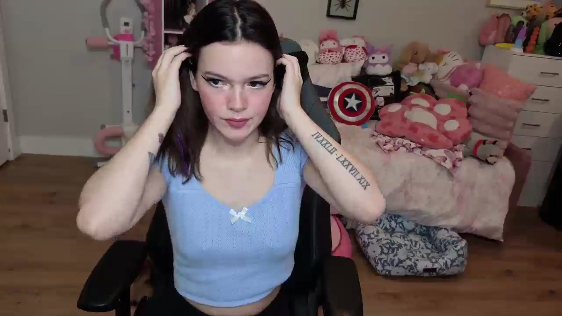 Gallery image thumbnail from Lil__Bunny's myfreecams stream on, 06/24/2025, 22:27 image 6 of 20