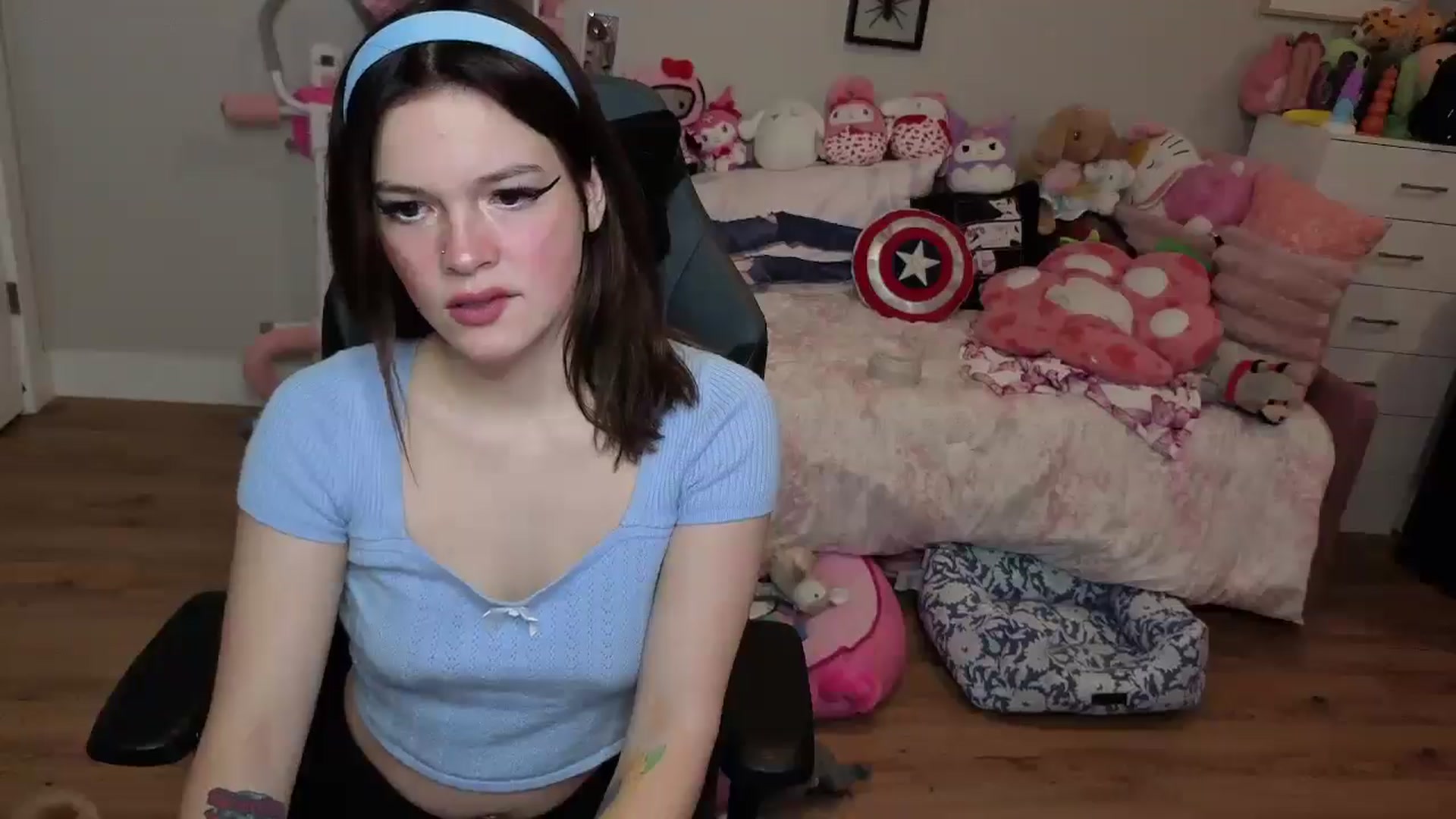 Gallery image thumbnail from Lil__Bunny's myfreecams stream on, 06/24/2025, 22:27 image 15 of 20