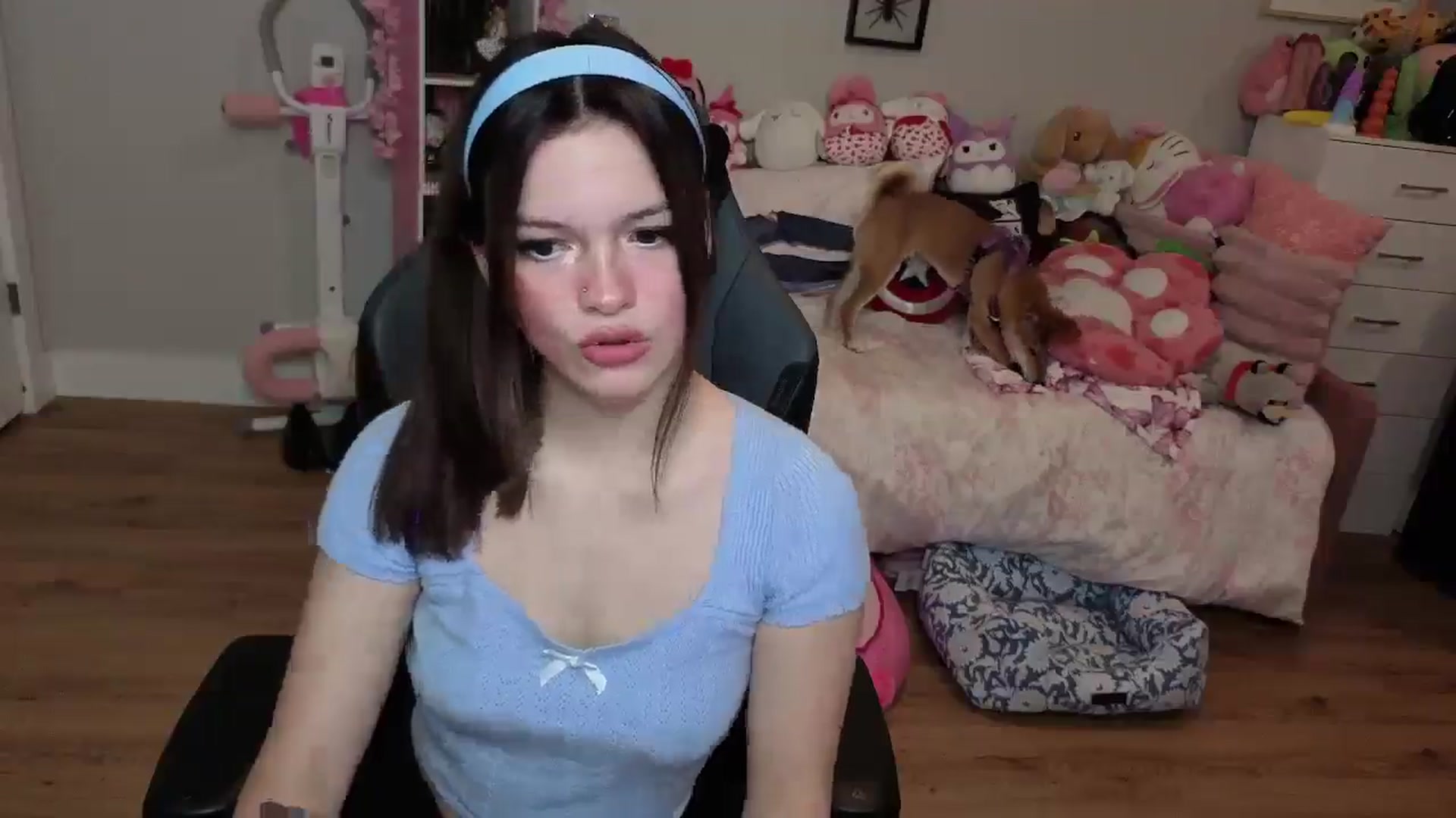 Gallery image thumbnail from Lil__Bunny's myfreecams stream on, 06/24/2025, 22:27 image 10 of 20