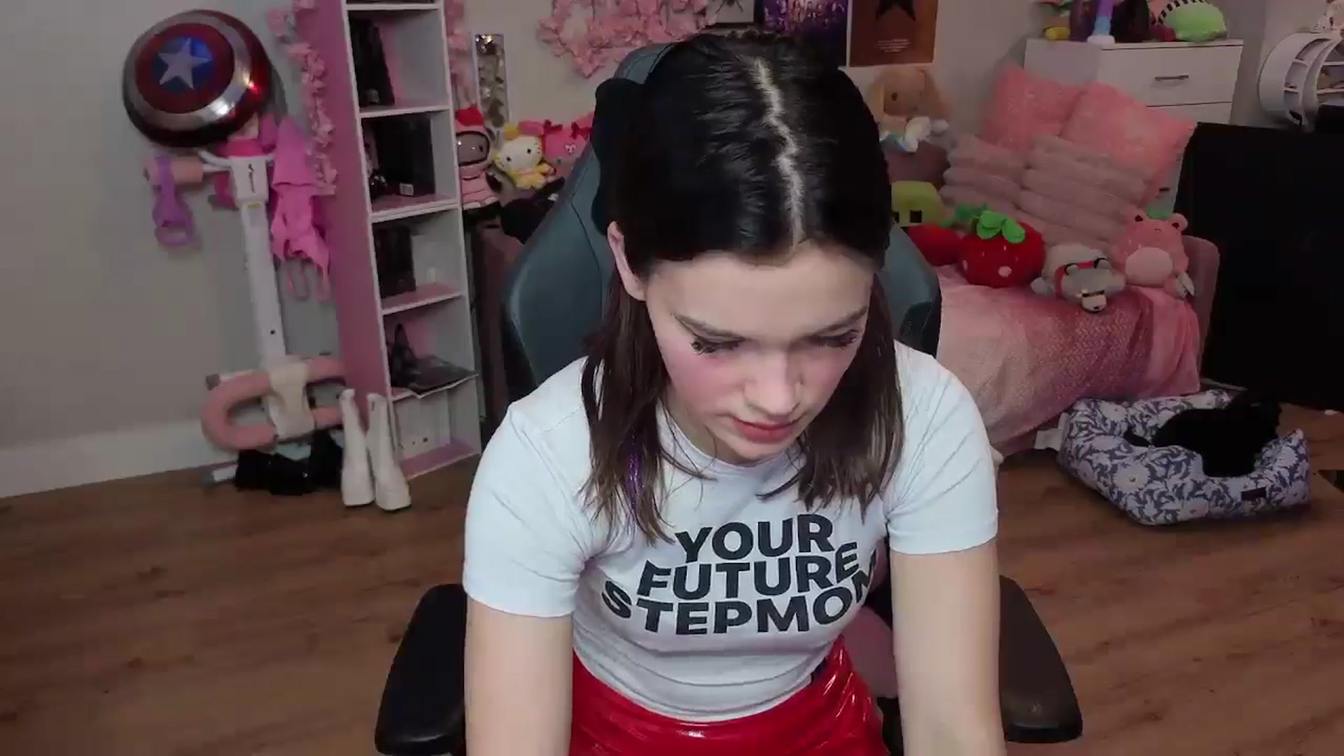 Gallery image thumbnail from Lil__Bunny's myfreecams stream on, 07/04/2025, 22:45 image 14 of 20