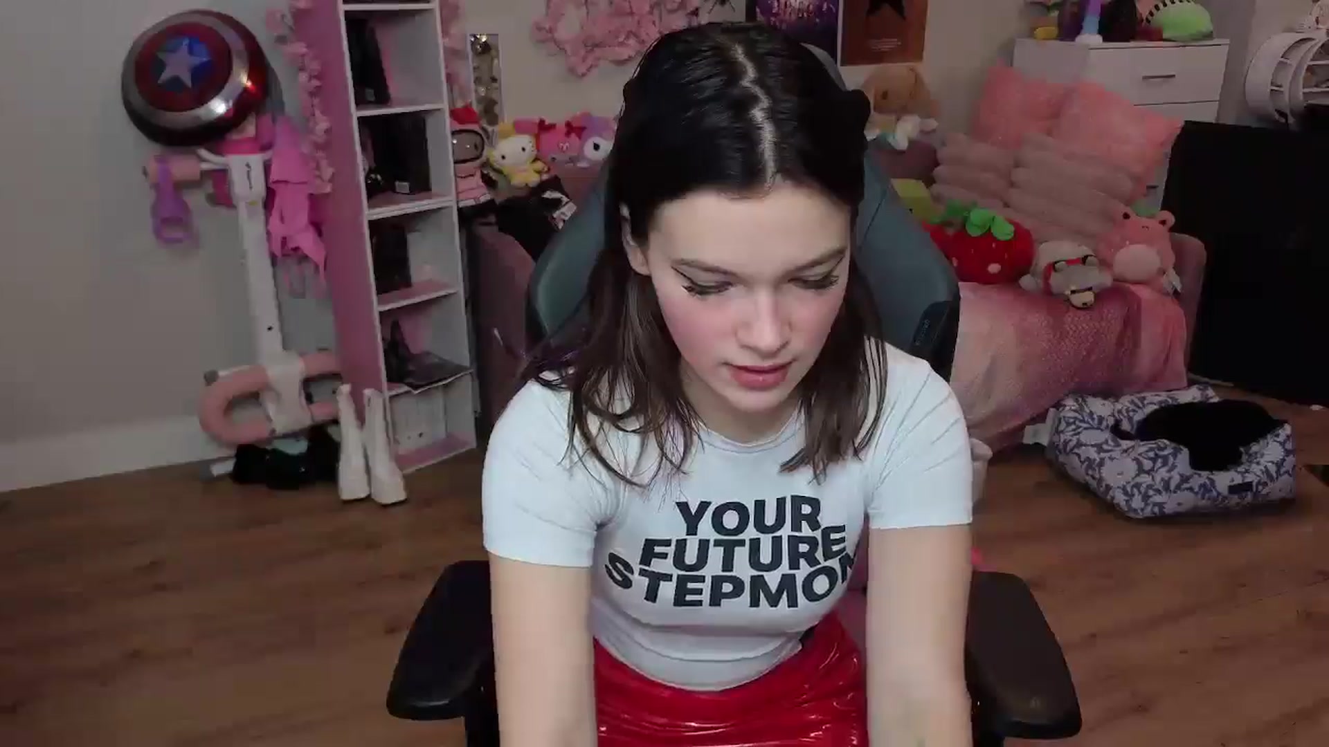 Gallery image thumbnail from Lil__Bunny's myfreecams stream on, 07/04/2025, 22:45 image 20 of 20