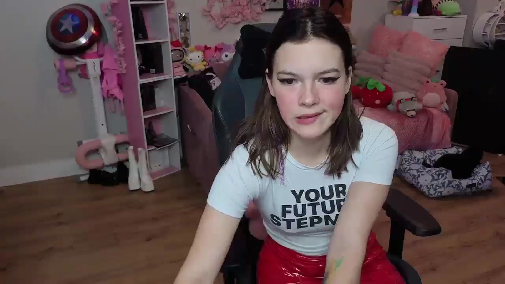 Gallery image thumbnail from Lil__Bunny's myfreecams stream on, 07/04/2025, 22:45 image 10 of 20