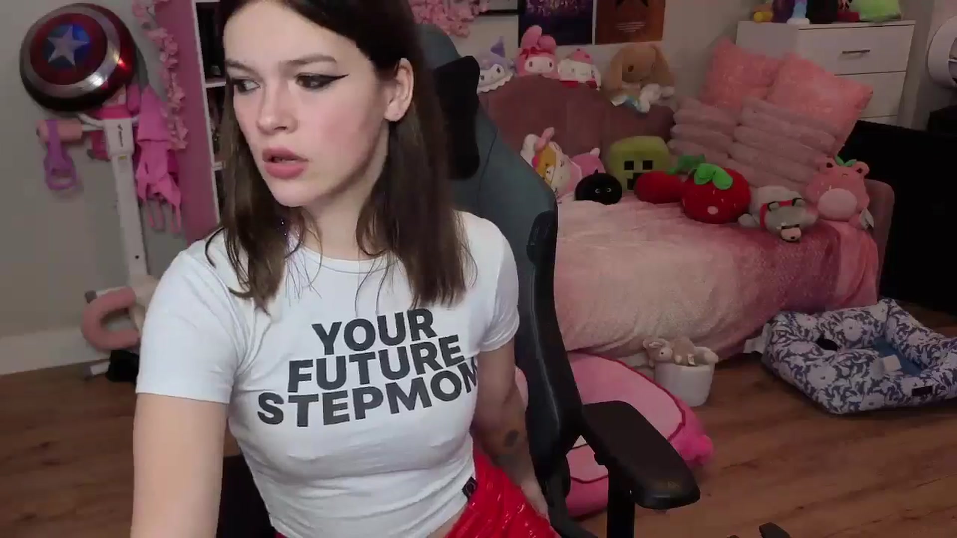 Gallery image thumbnail from Lil__Bunny's myfreecams stream on, 07/05/2025, 06:55 image 20 of 20