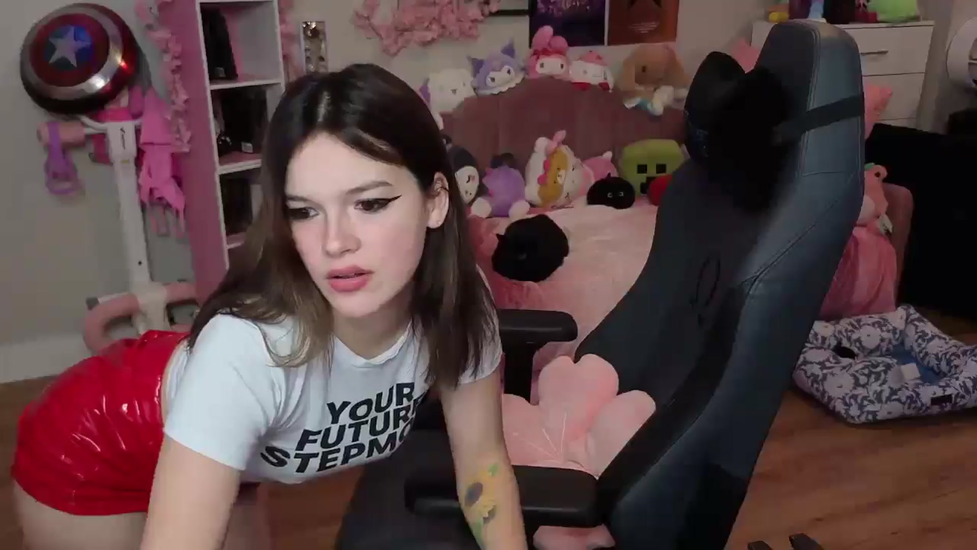 Gallery image thumbnail from Lil__Bunny's myfreecams stream on, 07/05/2025, 06:55 image 15 of 20