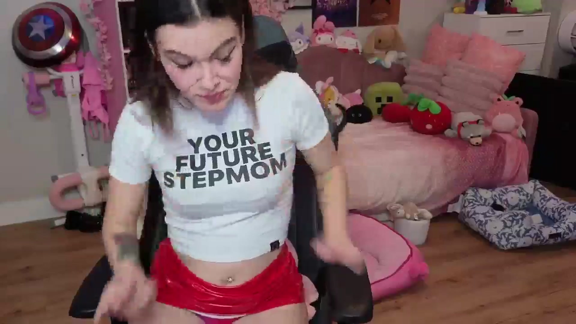 Gallery image thumbnail from Lil__Bunny's myfreecams stream on, 07/05/2025, 06:55 image 7 of 20