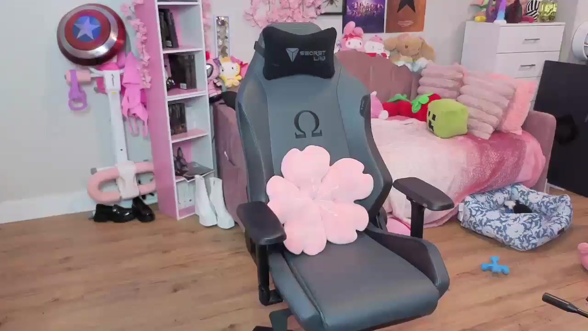 Gallery image thumbnail from Lil__Bunny's myfreecams stream on, 07/07/2025, 13:16 image 7 of 20