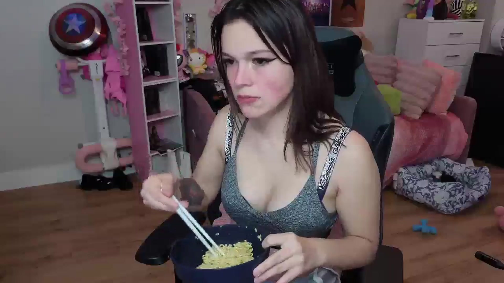 Gallery image thumbnail from Lil__Bunny's myfreecams stream on, 07/07/2025, 13:16 image 9 of 20