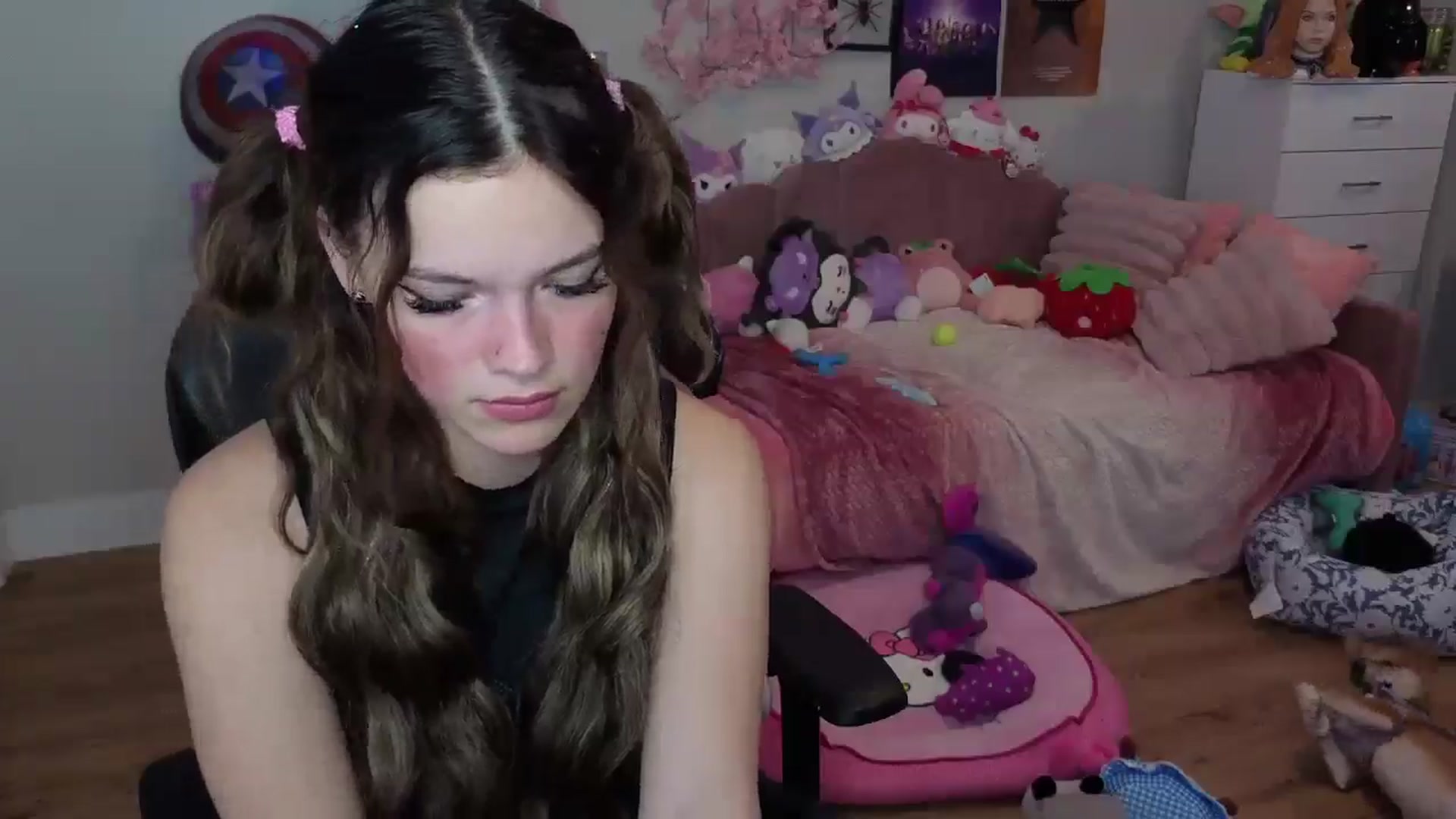 Gallery image thumbnail from Lil__Bunny's myfreecams stream on, 07/22/2025, 24:13 image 10 of 20