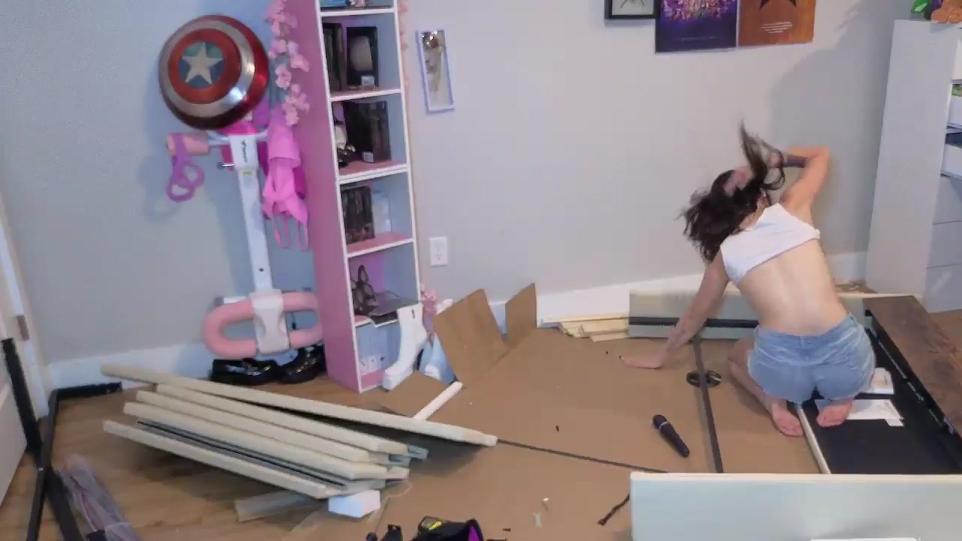 Gallery image thumbnail from Lil__Bunny's myfreecams stream on, 08/15/2025, 01:06 image 8 of 20