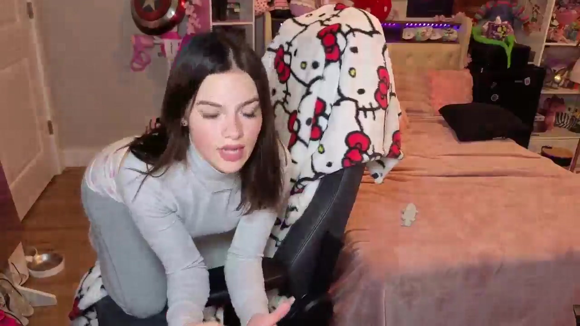 Gallery image thumbnail from Lil__Bunny's myfreecams stream on, 09/14/2025, 21:07 image 6 of 20