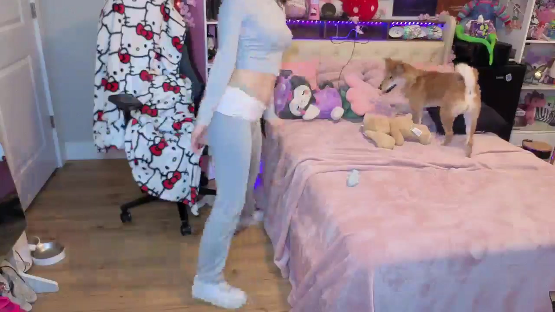 Gallery image thumbnail from Lil__Bunny's myfreecams stream on, 09/14/2025, 21:07 image 15 of 20