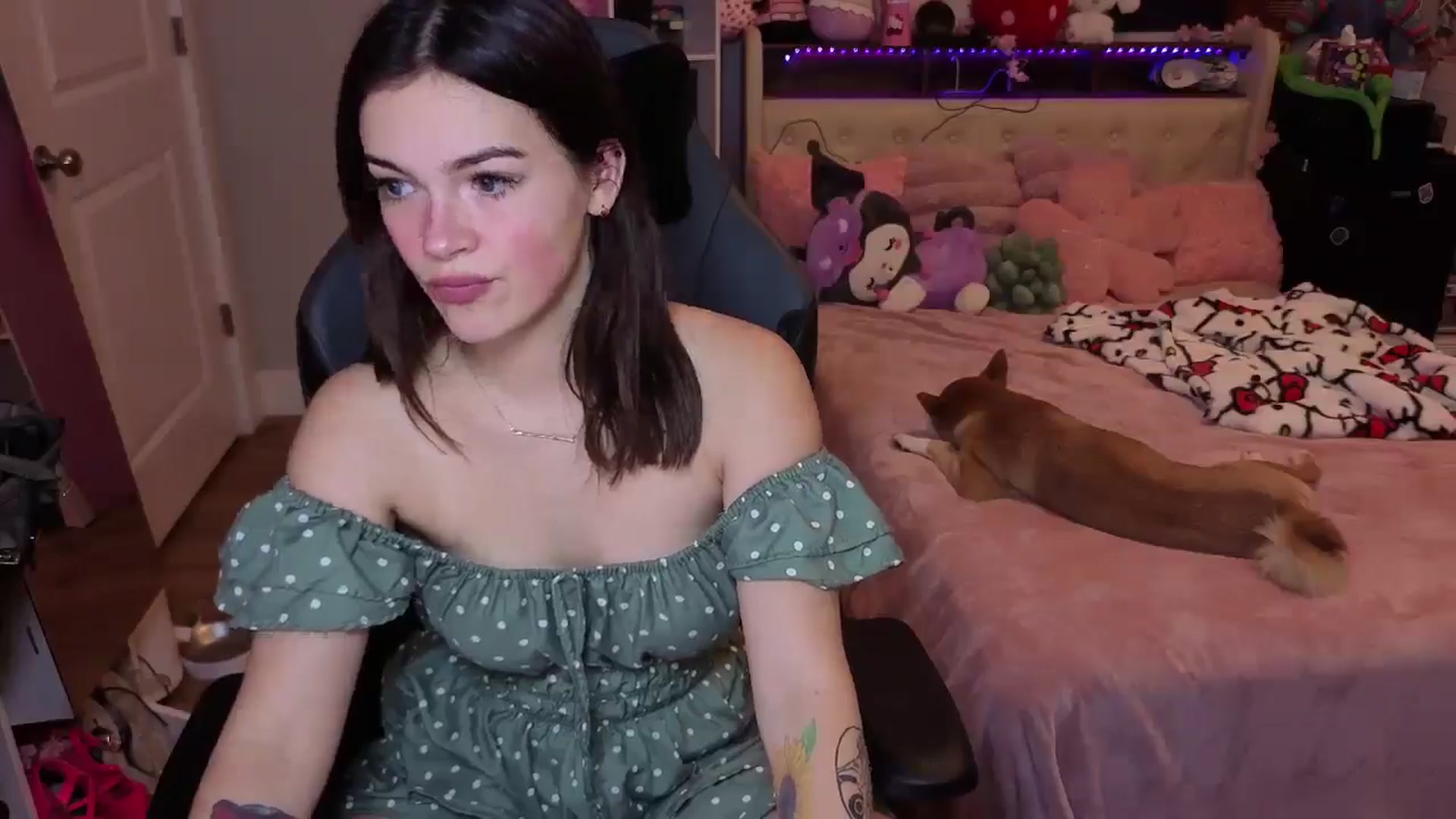 Gallery image thumbnail from Lil__Bunny's myfreecams stream on, 09/15/2025, 21:24 image 10 of 20