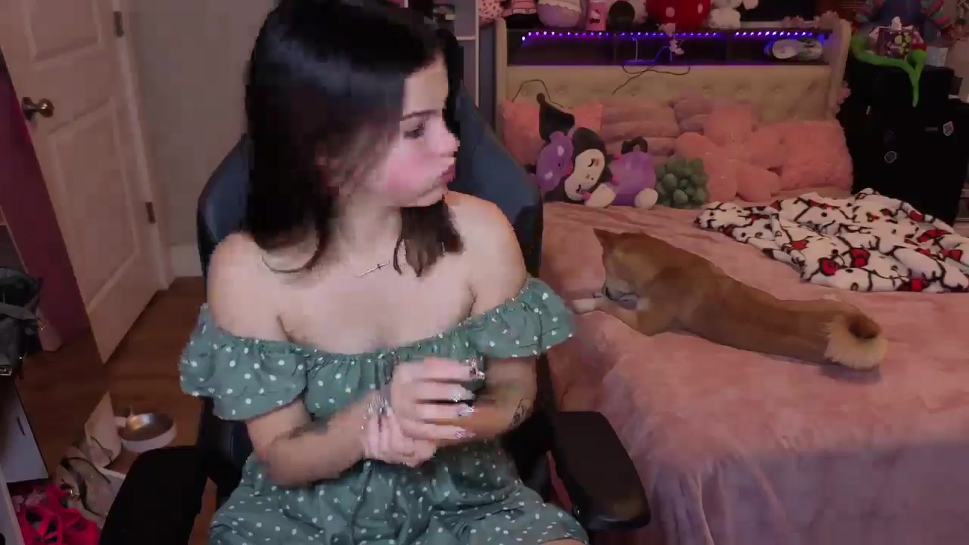 Gallery image thumbnail from Lil__Bunny's myfreecams stream on, 09/15/2025, 21:24 image 6 of 20