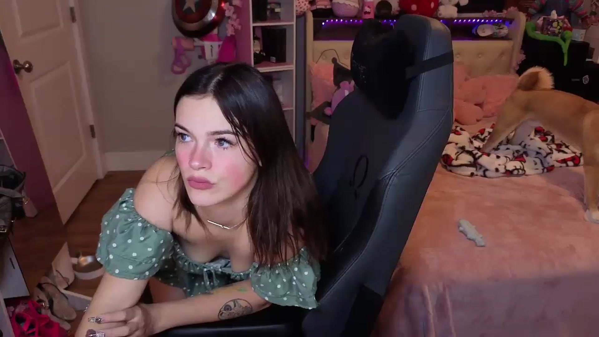 Gallery image thumbnail from Lil__Bunny's myfreecams stream on, 09/15/2025, 21:24 image 4 of 20