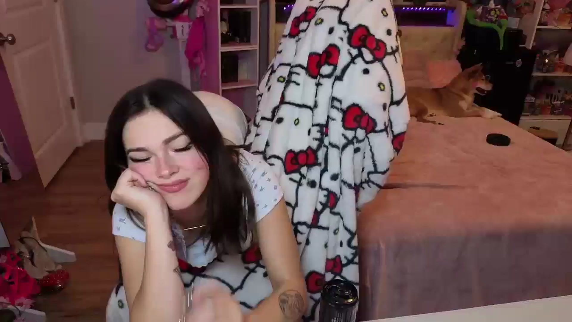 Gallery image thumbnail from Lil__Bunny's myfreecams stream on, 09/18/2025, 23:07 image 1 of 20