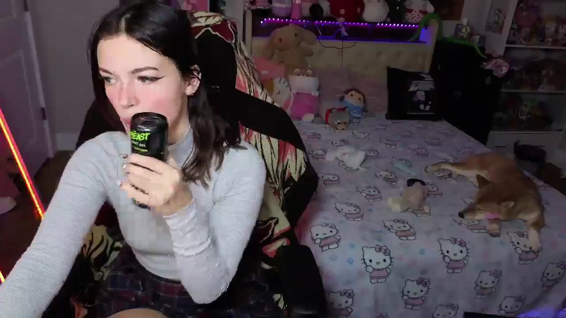 Gallery image thumbnail from Lil__Bunny's myfreecams stream on, 09/22/2025, 23:47 image 18 of 20