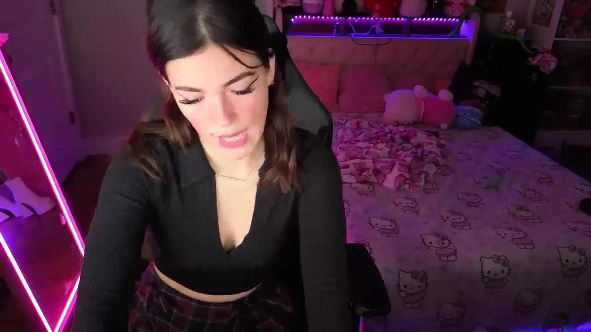 Gallery image thumbnail from Lil__Bunny's myfreecams stream on, 09/23/2025, 23:11 image 11 of 20