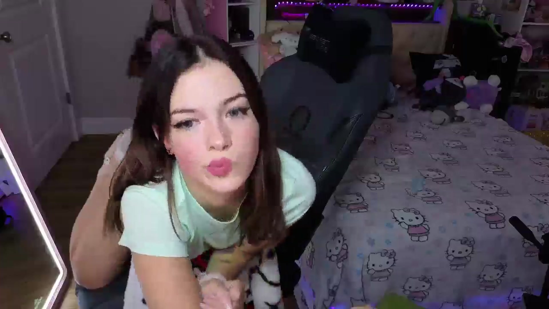 Gallery image thumbnail from Lil__Bunny's myfreecams stream on, 09/27/2025, 20:55 image 13 of 20