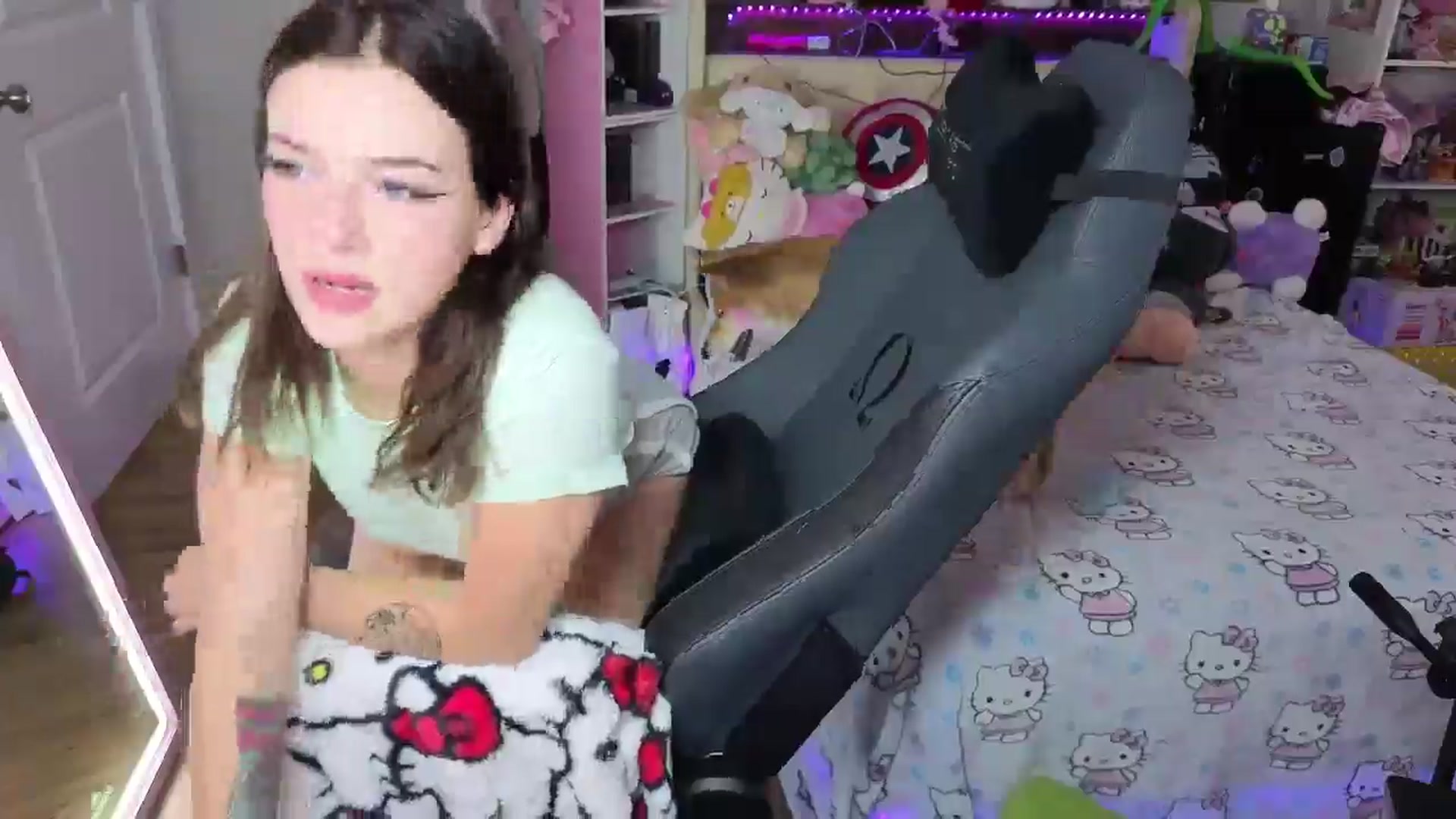 Gallery image thumbnail from Lil__Bunny's myfreecams stream on, 09/27/2025, 20:55 image 14 of 20