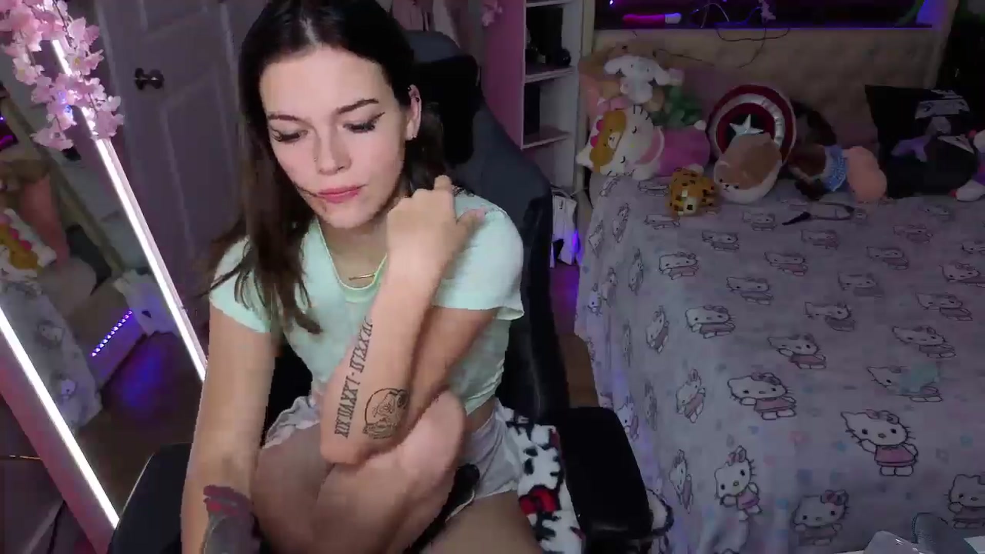 Gallery image thumbnail from Lil__Bunny's myfreecams stream on, 09/27/2025, 23:18 image 19 of 20