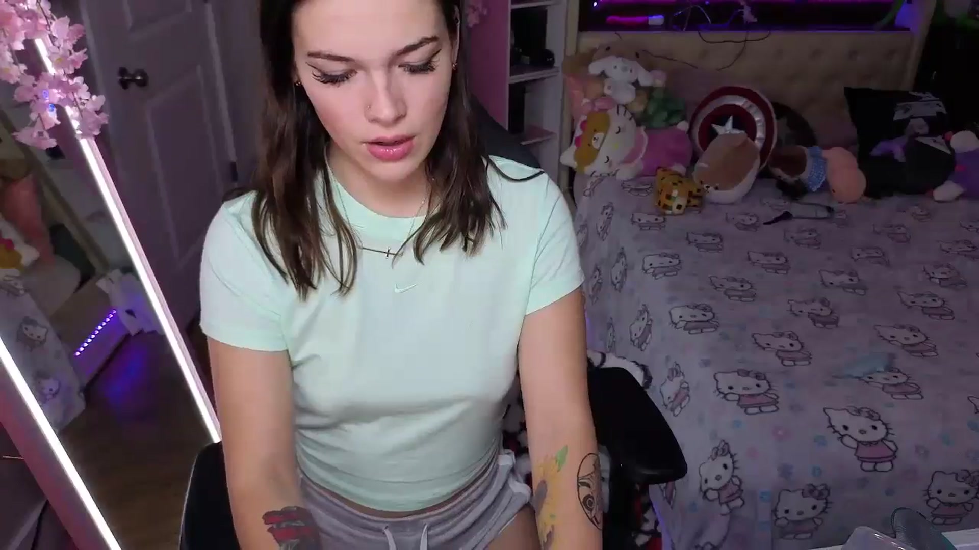 Gallery image thumbnail from Lil__Bunny's myfreecams stream on, 09/27/2025, 23:18 image 9 of 20