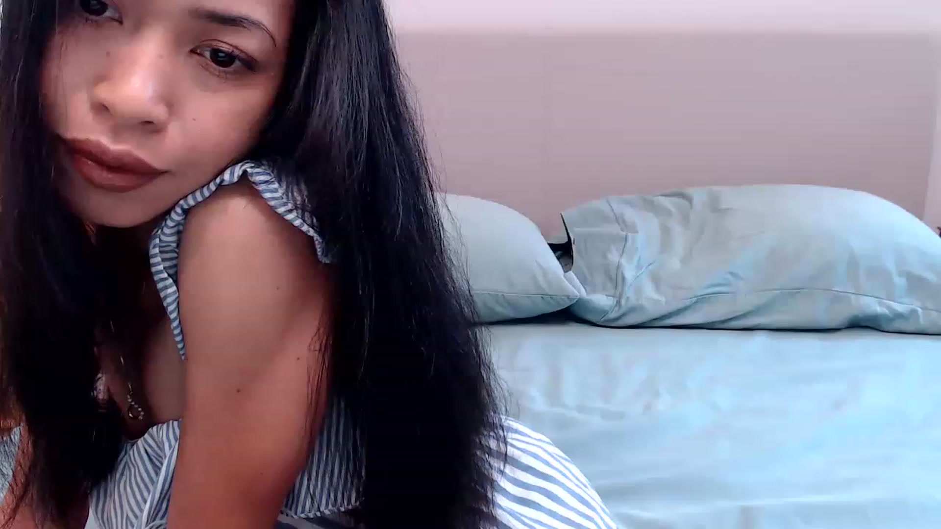 Gallery image thumbnail from Lil__bit's myfreecams stream on, 12/07/2022, 17:54 image 1 of 20
