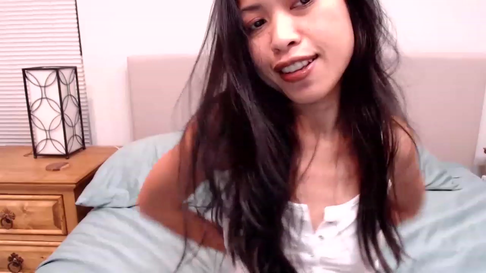 Gallery image thumbnail from Lil__bit's myfreecams stream on, 12/10/2022, 04:37 image 2 of 20