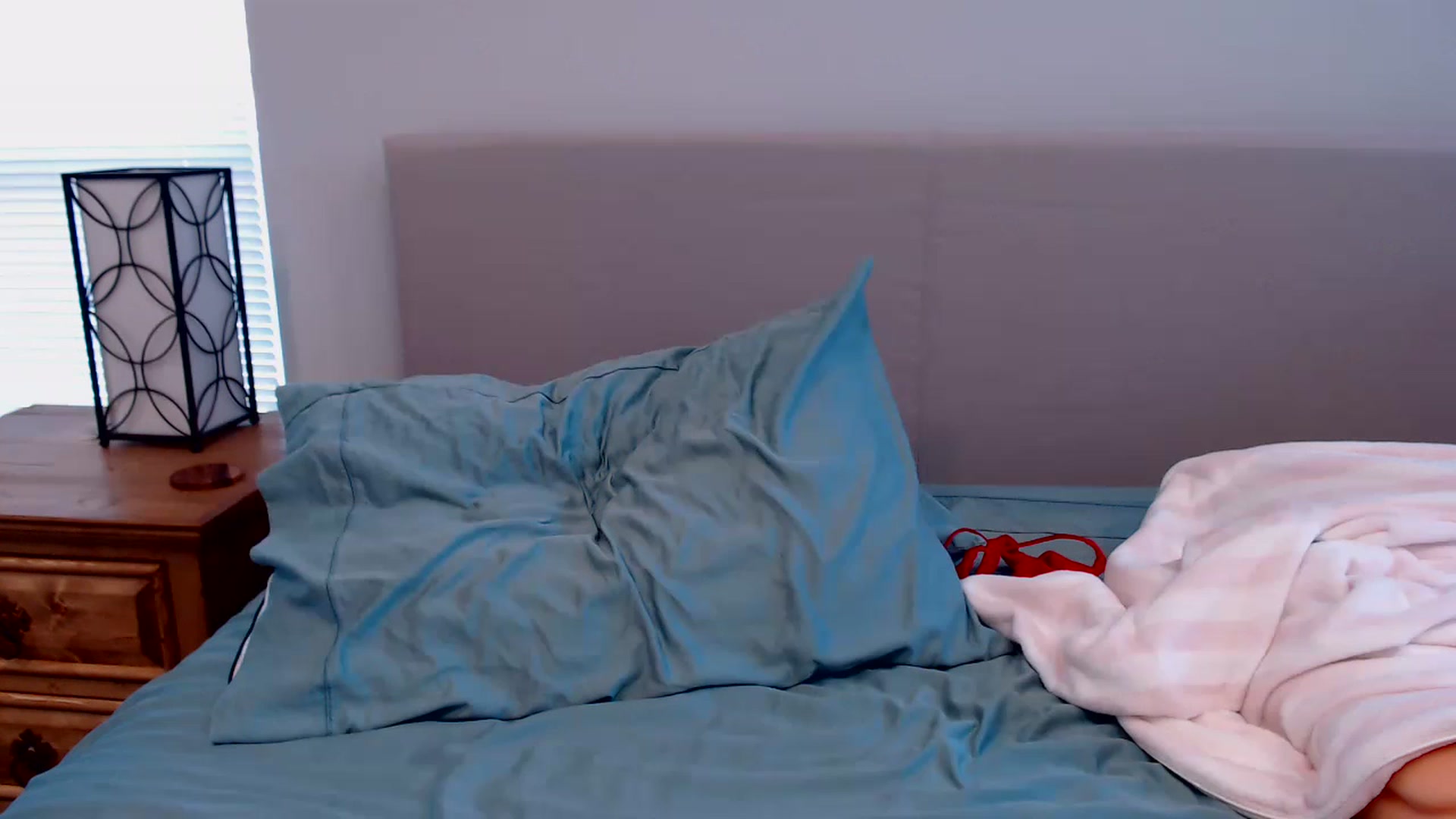 Gallery image thumbnail from Lil__bit's myfreecams stream on, 12/15/2022, 19:38 image 17 of 20
