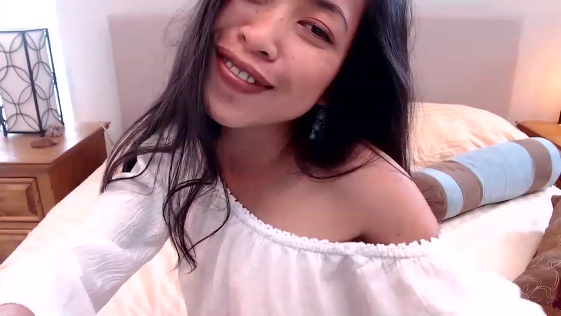 Gallery image thumbnail from Lil__bit's myfreecams stream on, 02/07/2023, 18:24 image 3 of 20