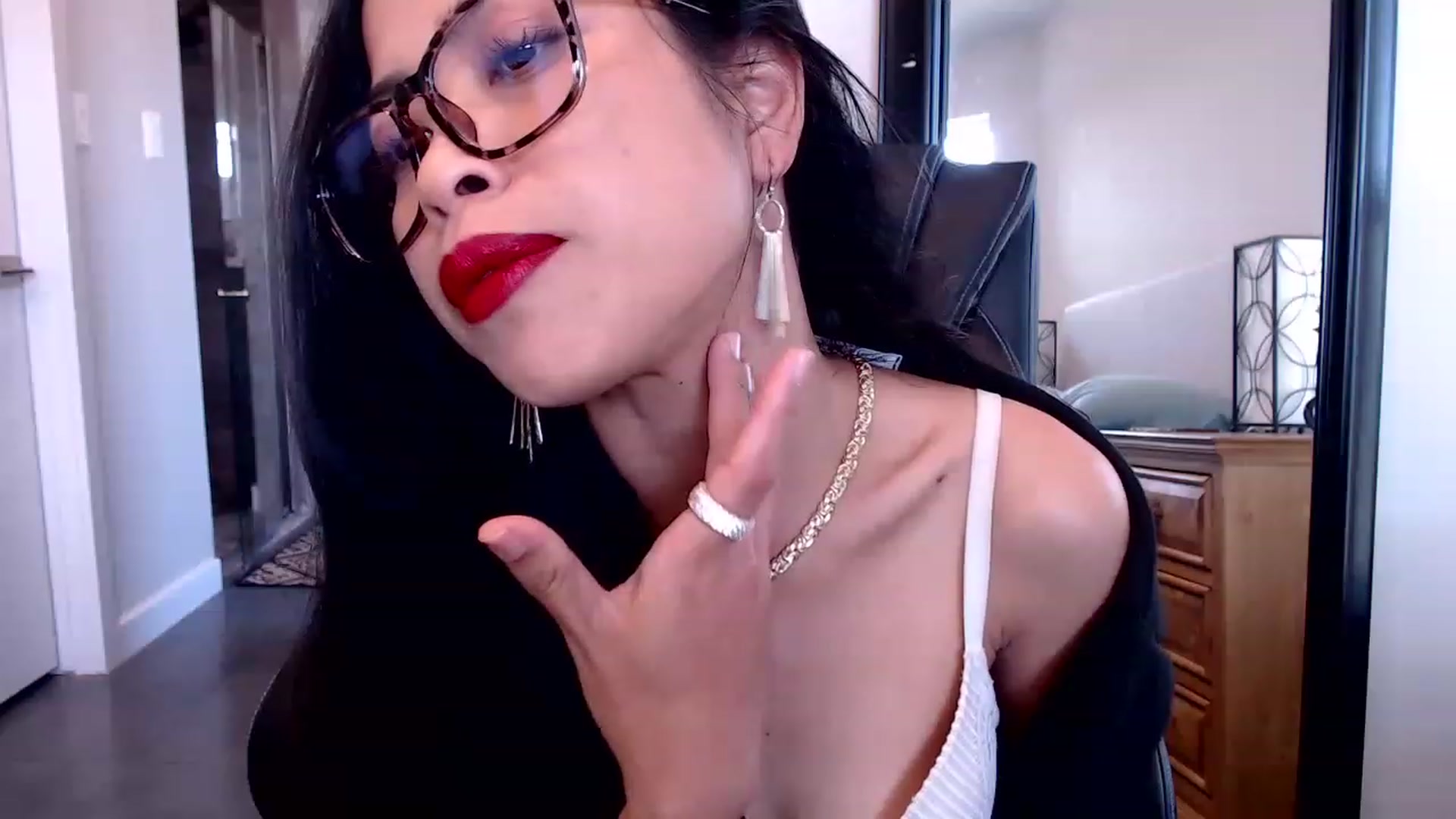 Gallery image thumbnail from Lil__bit's myfreecams stream on, 02/23/2023, 18:25 image 9 of 20
