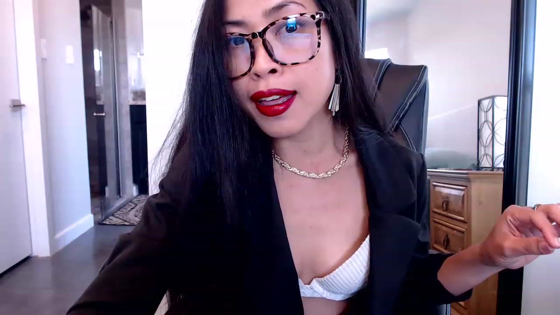 Gallery image thumbnail from Lil__bit's myfreecams stream on, 02/23/2023, 18:25 image 11 of 20