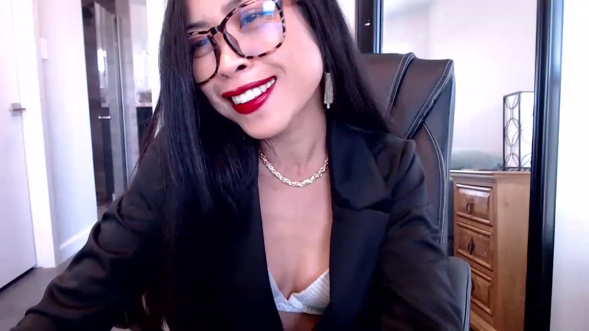Gallery image thumbnail from Lil__bit's myfreecams stream on, 02/23/2023, 18:25 image 12 of 20