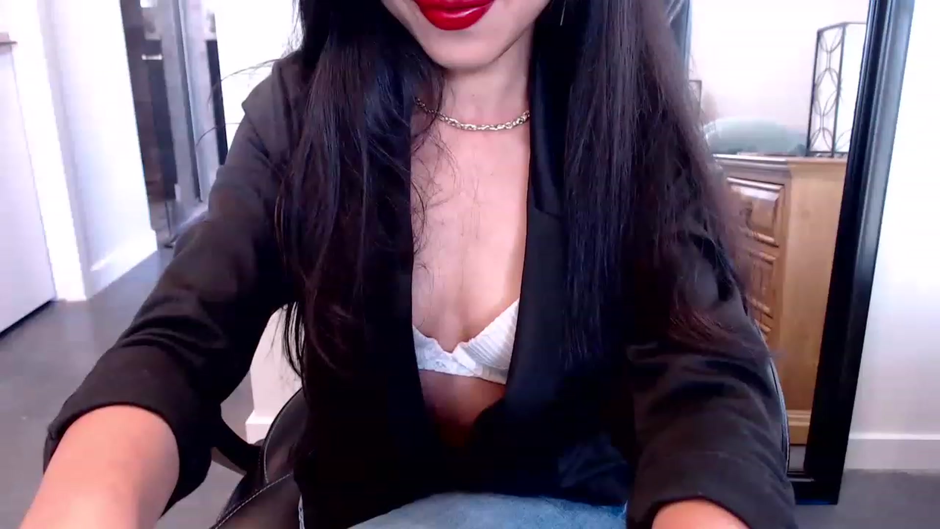 Gallery image thumbnail from Lil__bit's myfreecams stream on, 02/23/2023, 18:25 image 17 of 20