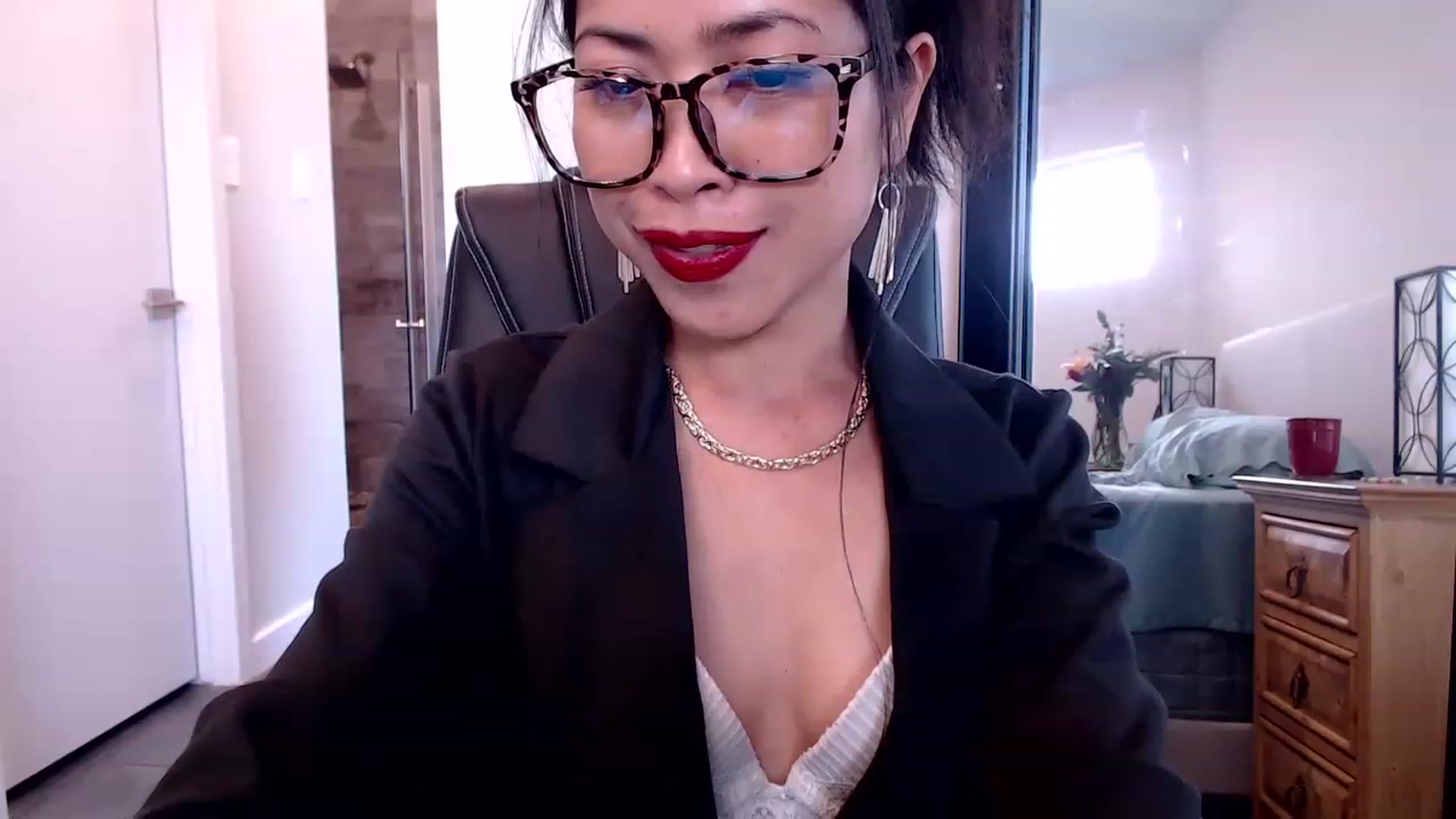 Gallery image thumbnail from Lil__bit's myfreecams stream on, 02/23/2023, 20:57 image 18 of 20
