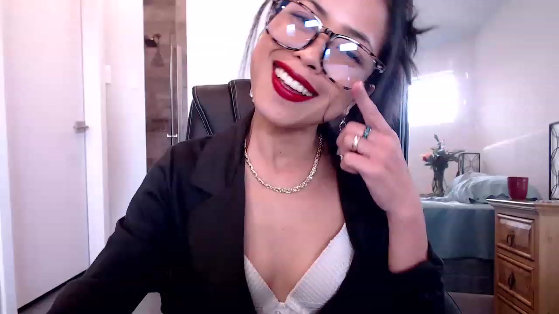 Gallery image thumbnail from Lil__bit's myfreecams stream on, 02/23/2023, 20:57 image 15 of 20
