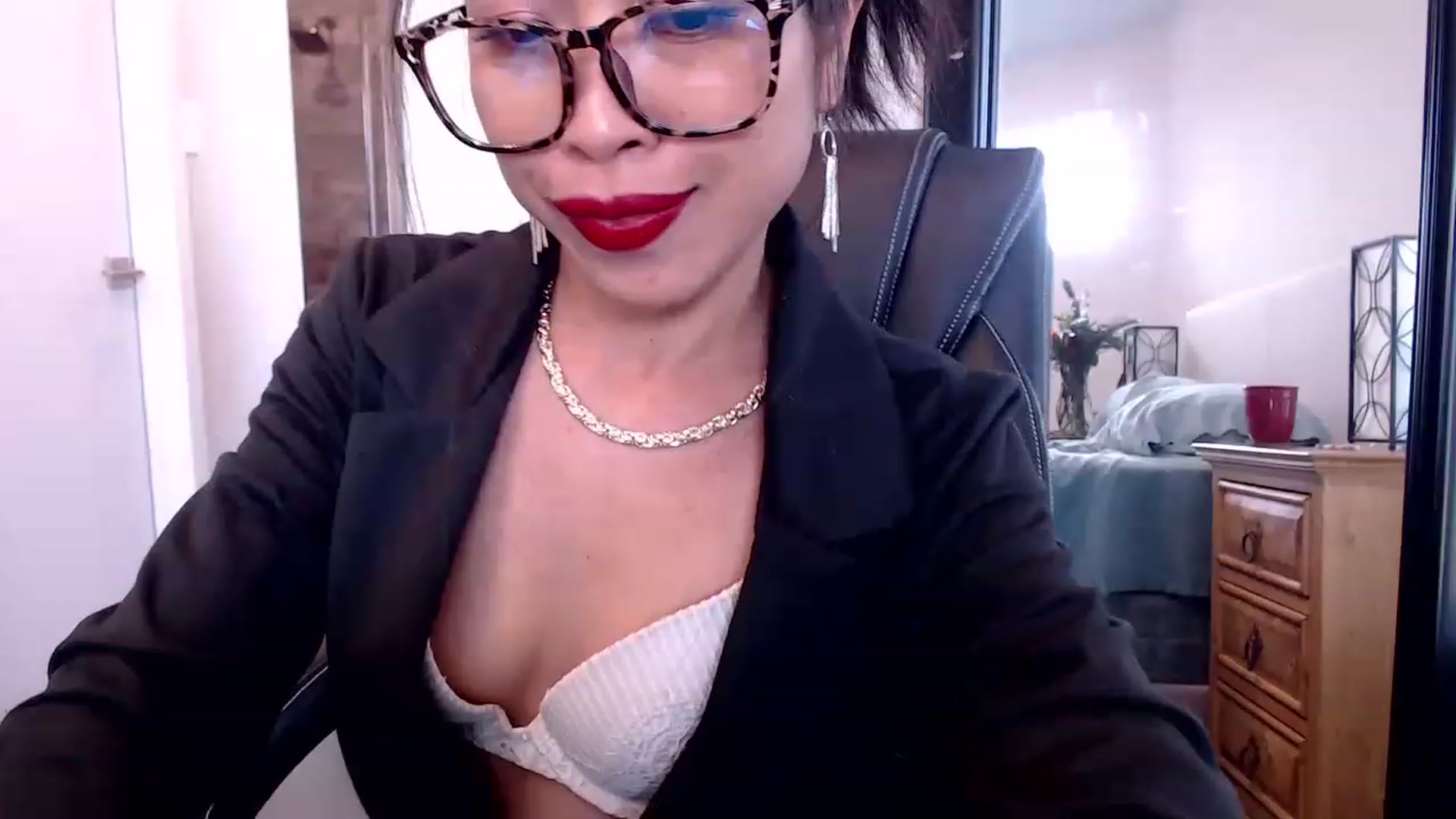Gallery image thumbnail from Lil__bit's myfreecams stream on, 02/23/2023, 20:57 image 3 of 20