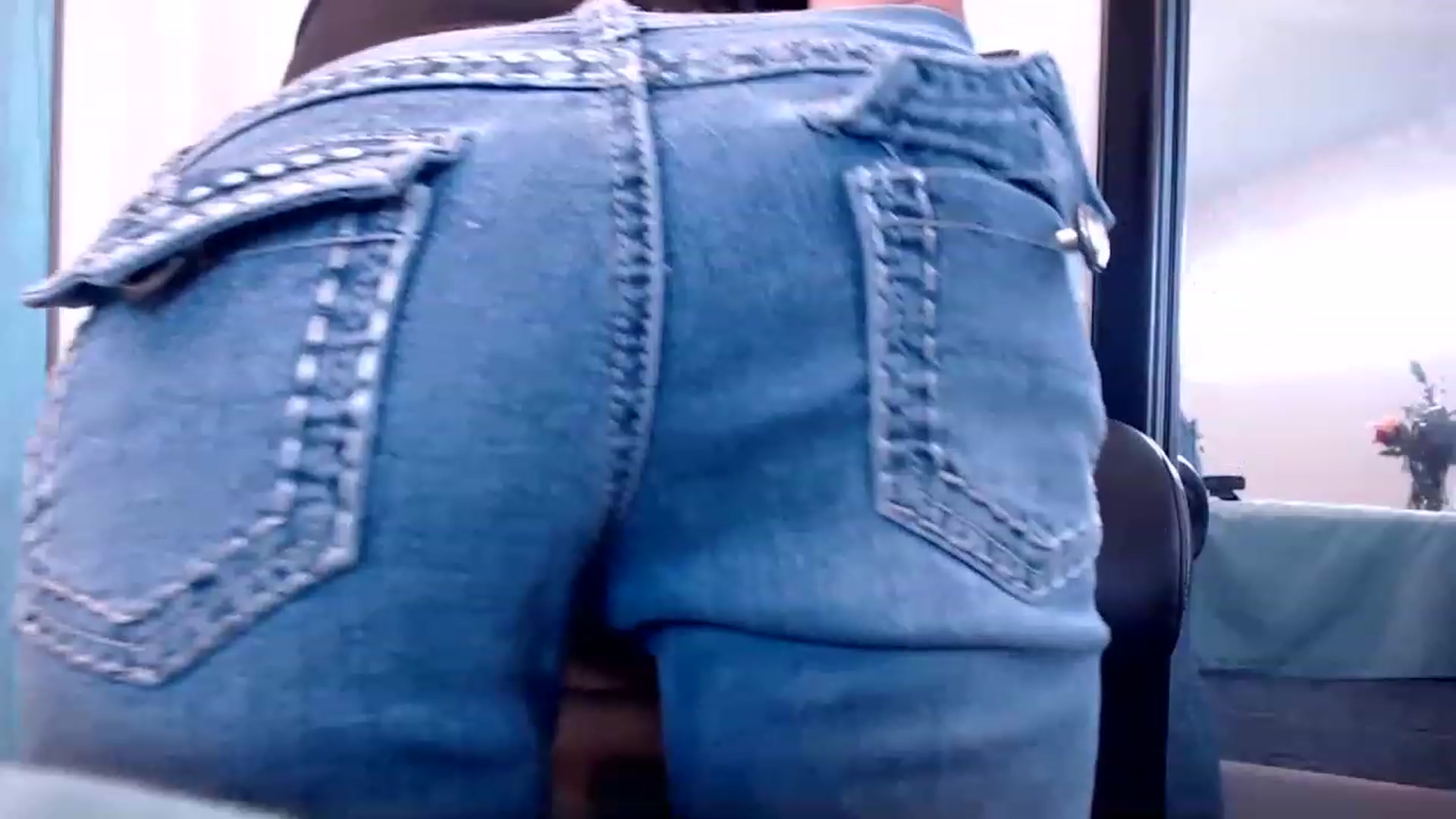 Gallery image thumbnail from Lil__bit's myfreecams stream on, 02/23/2023, 20:57 image 13 of 20