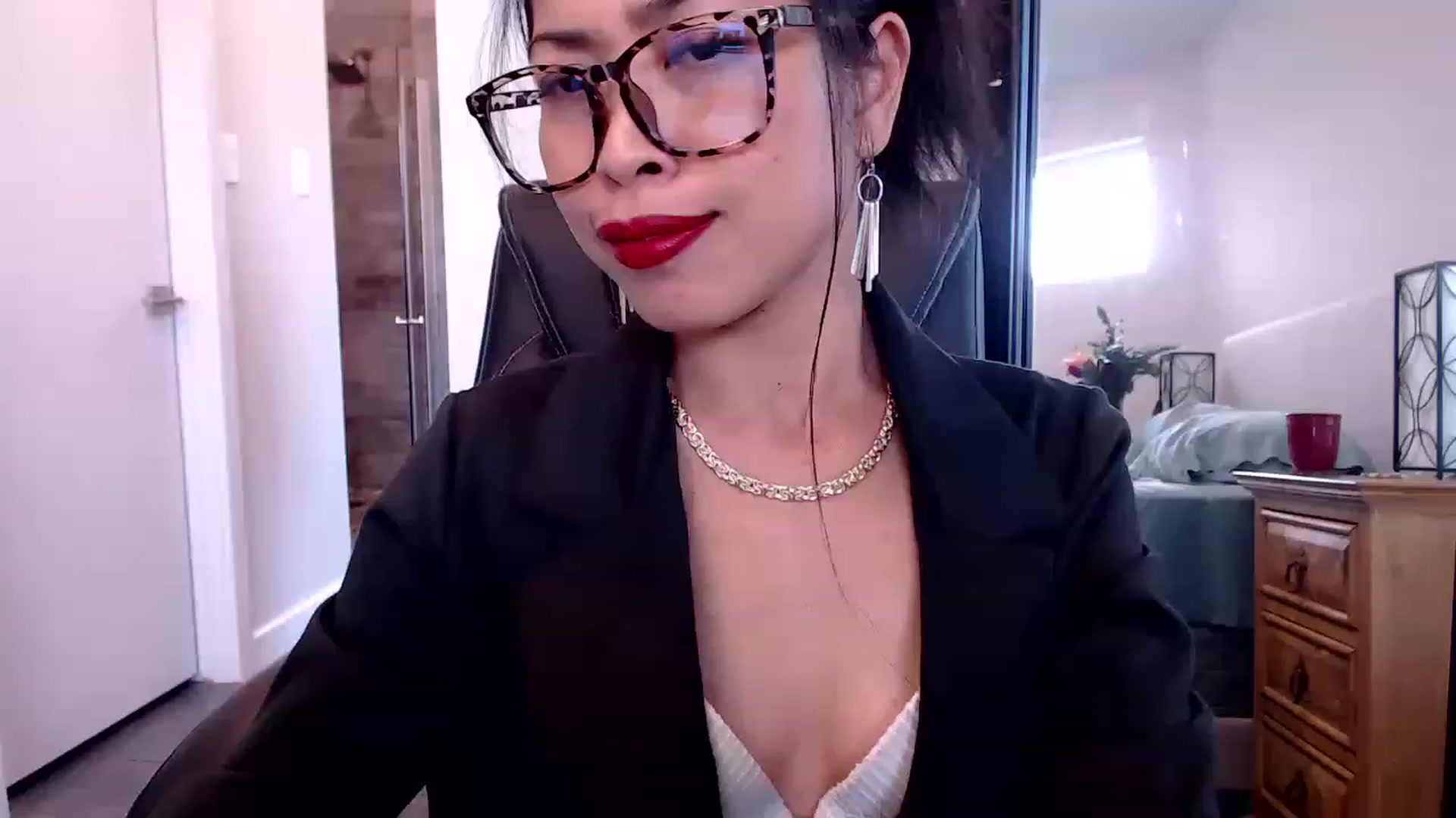 Gallery image thumbnail from Lil__bit's myfreecams stream on, 02/23/2023, 20:57 image 19 of 20