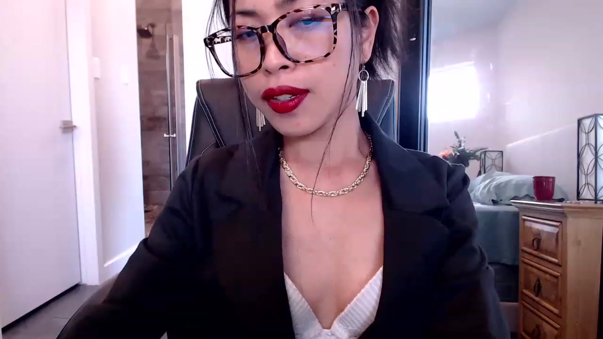 Gallery image thumbnail from Lil__bit's myfreecams stream on, 02/23/2023, 20:57 image 16 of 20