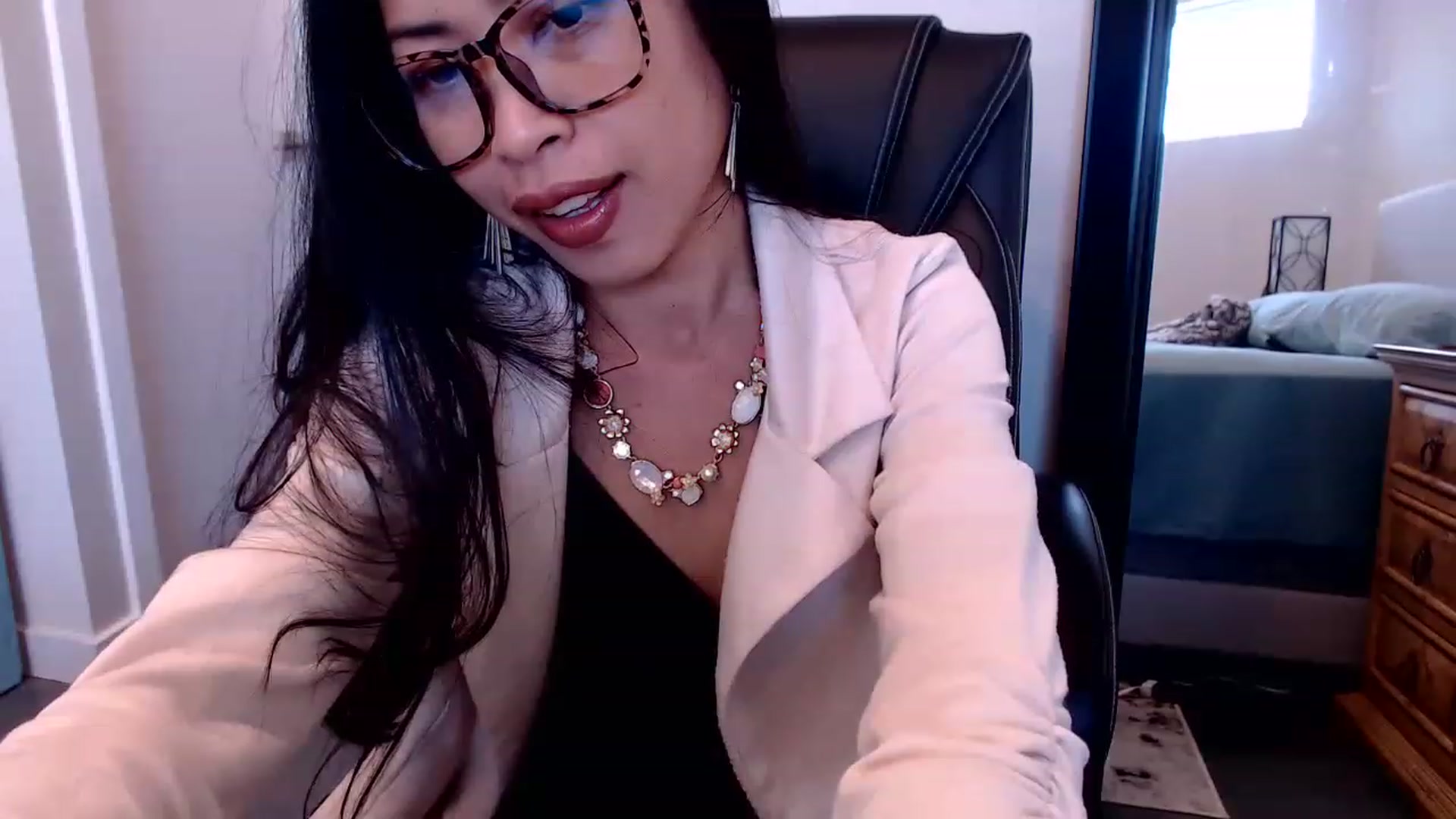 Gallery image thumbnail from Lil__bit's myfreecams stream on, 02/28/2023, 18:13 image 5 of 20