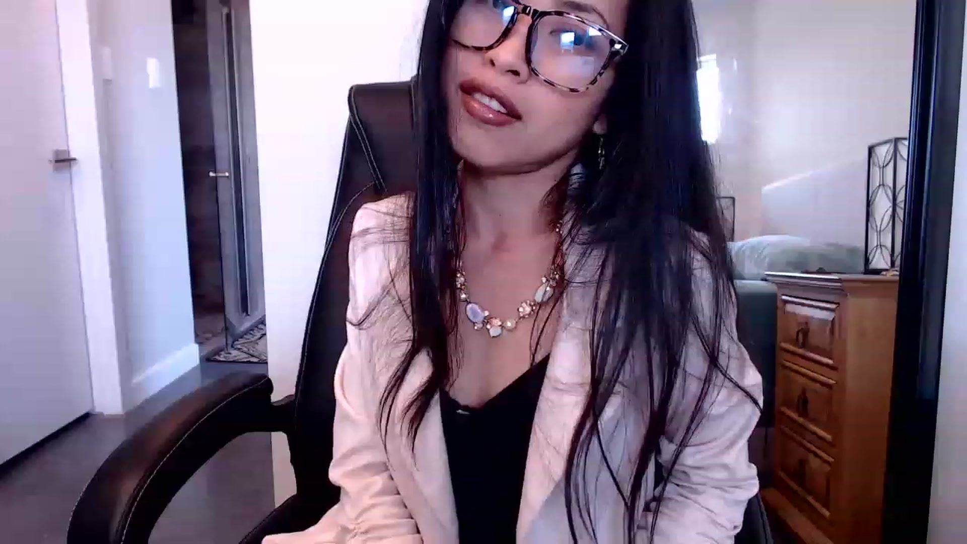 Gallery image thumbnail from Lil__bit's myfreecams stream on, 02/28/2023, 18:13 image 1 of 20