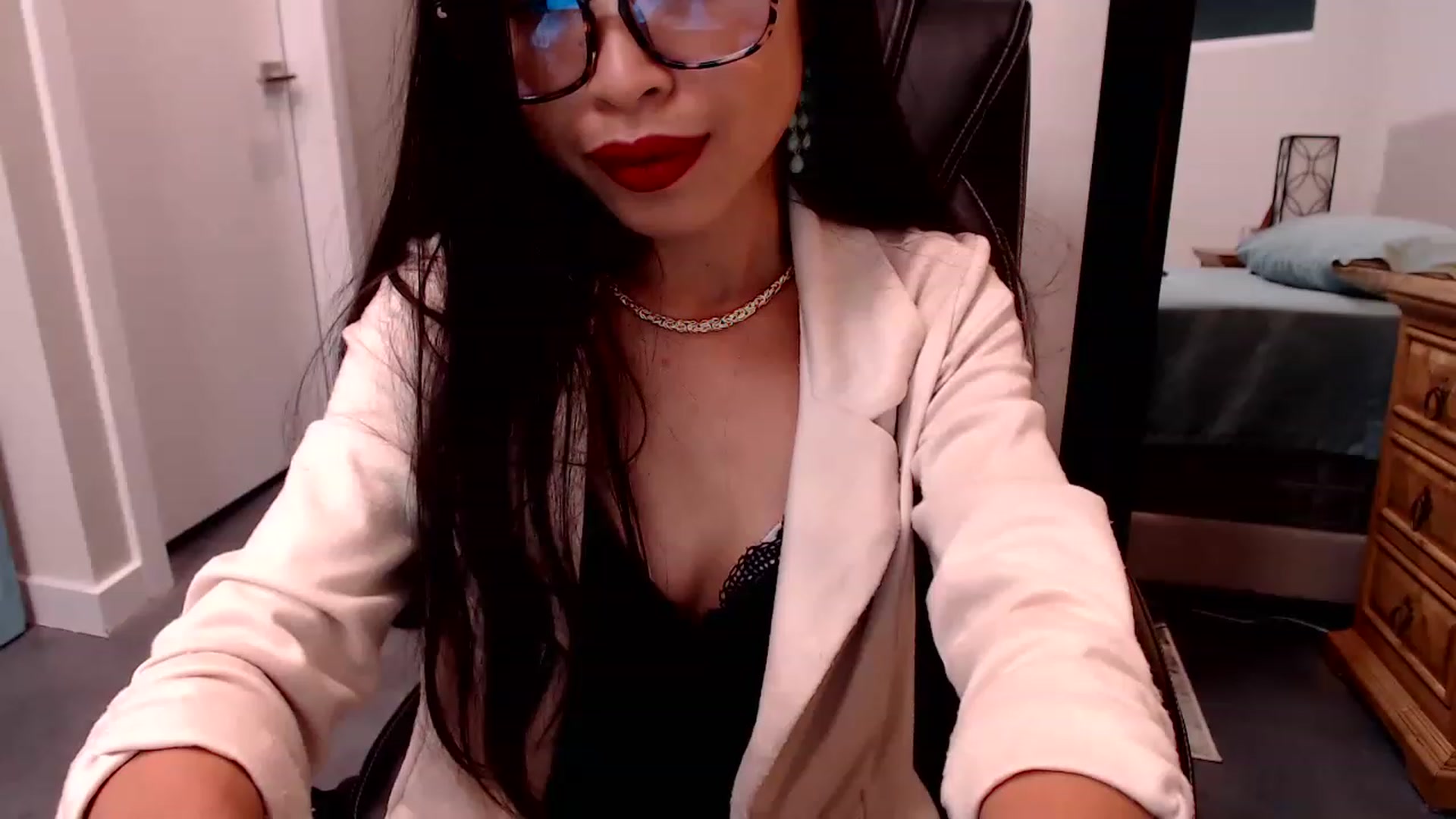 Gallery image thumbnail from Lil__bit's myfreecams stream on, 03/04/2023, 04:28 image 19 of 20