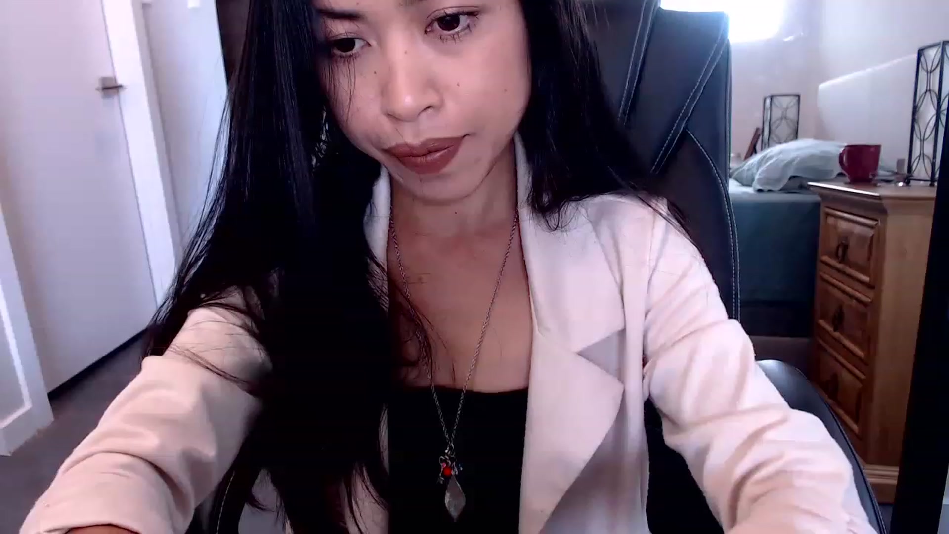 Gallery image thumbnail from Lil__bit's myfreecams stream on, 03/10/2023, 19:27 image 15 of 20