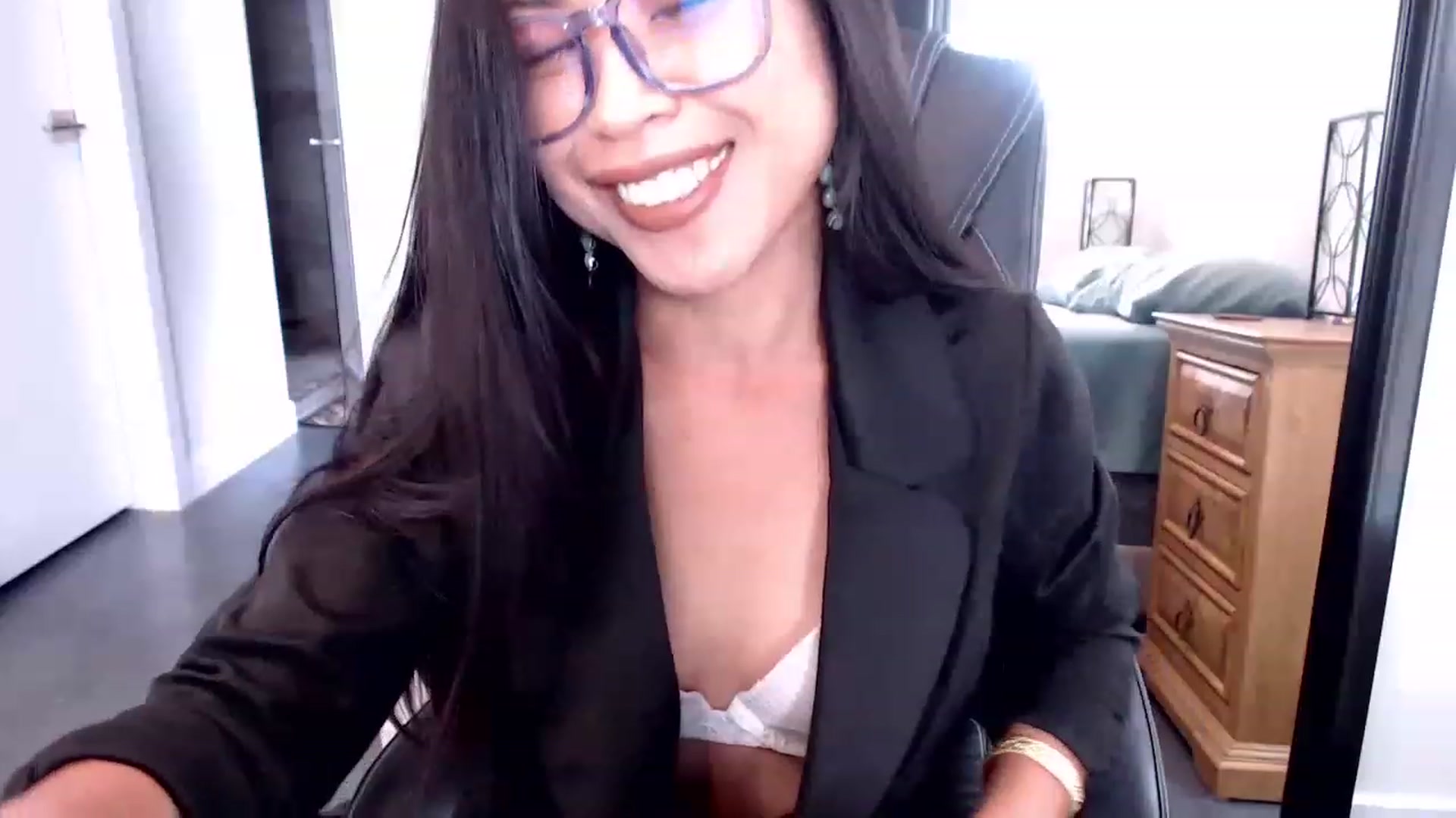 Gallery image thumbnail from Lil__bit's myfreecams stream on, 03/14/2023, 15:42 image 15 of 20