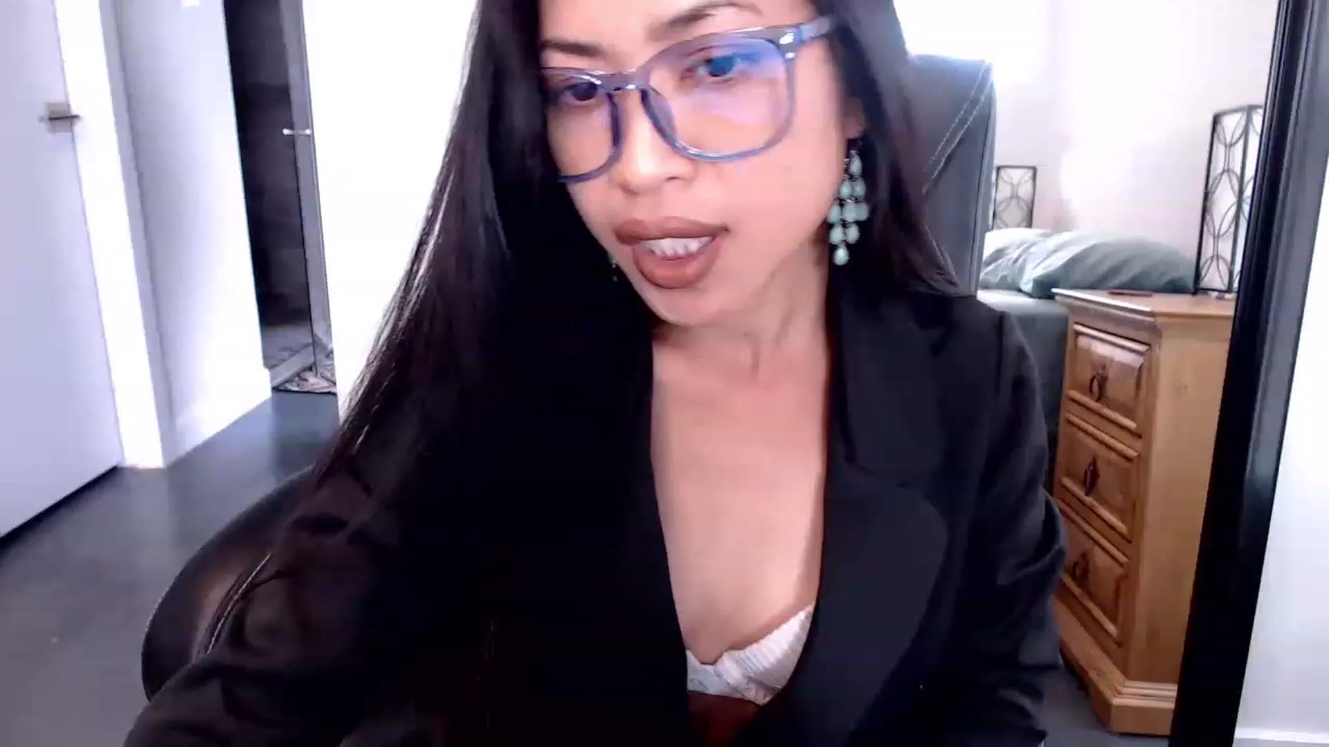 Gallery image thumbnail from Lil__bit's myfreecams stream on, 03/14/2023, 15:42 image 14 of 20